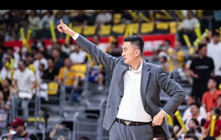 训练课后突围战来临,深圳队围绕亚洲杯状态回暖,值得警惕,心理建设被强调的简单介绍九游官网