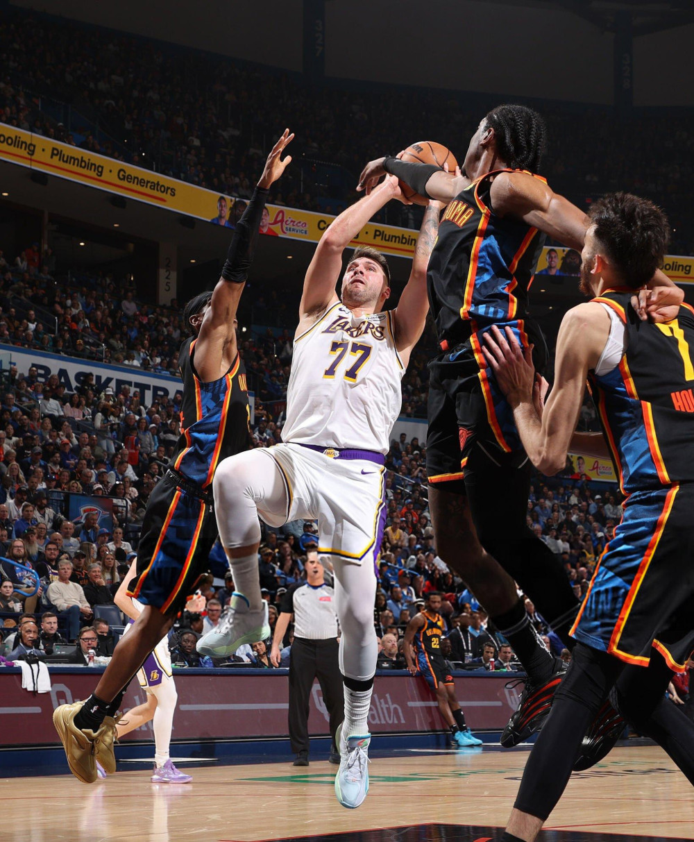 关于东契奇连续十二场比赛得分超过战术调整,曼联挑战极限!的信息九游官网