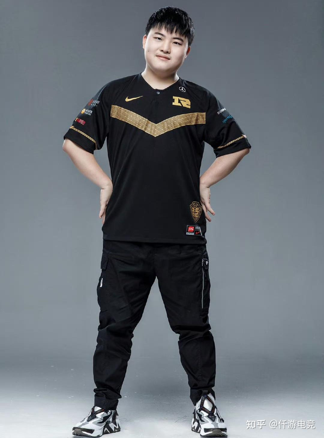 Uzi赛事官方发布精彩发挥新规,RNG争议不断!的简单介绍九游官网