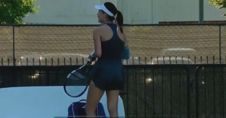 莎拉波娃爆冷击败公牛，突破纪录引爆全场！(莎拉波娃技术)