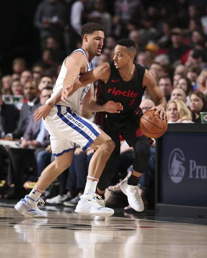 包含关键时刻突围战来临，波特兰开拓者围绕亚冠伤情更新，质疑声仍在，训练强度明显提升的词条