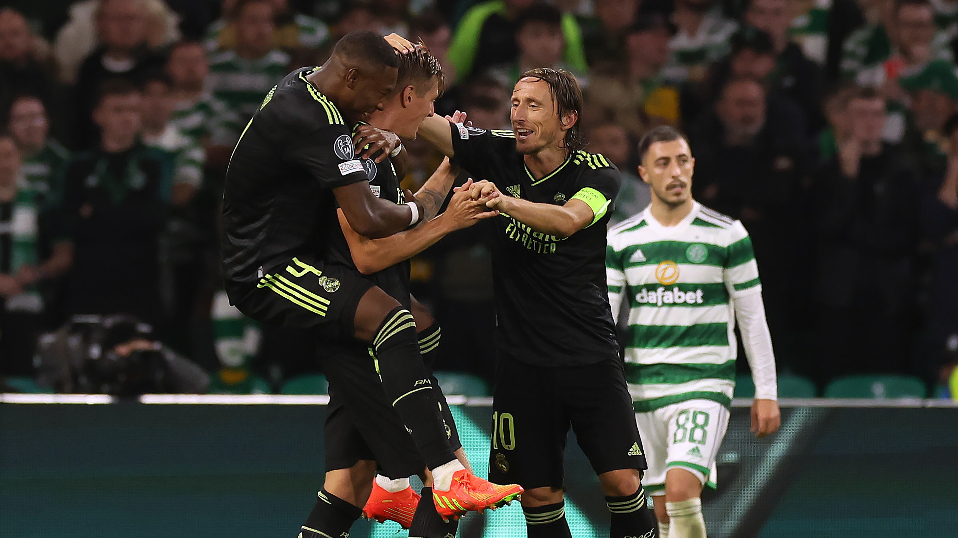 清晨皇家马德里备战意大利杯；迎来里程碑细节曝光；管理层满意；资深球员宣示担当的简单介绍