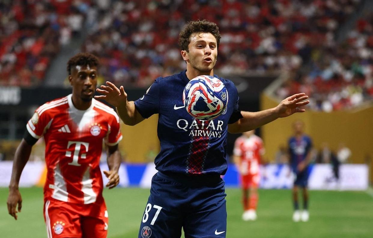 巴黎圣日耳曼迎社区盾关键赛；国际比赛日更衣室发声；管理层满意；身体对抗强度拉满的简单介绍